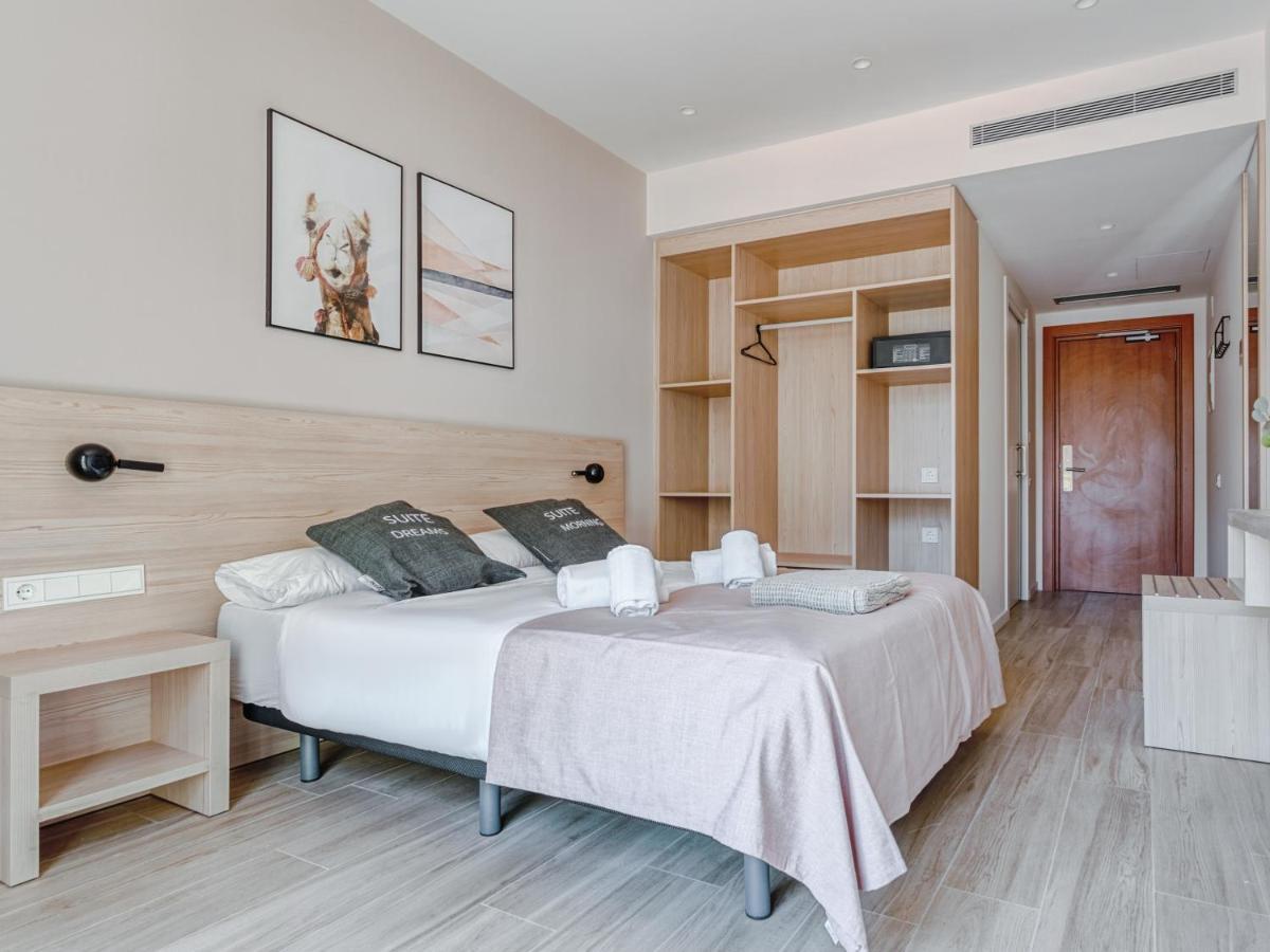 Limehome Barcelona Carrer De Besalu 82 Ngoại thất bức ảnh