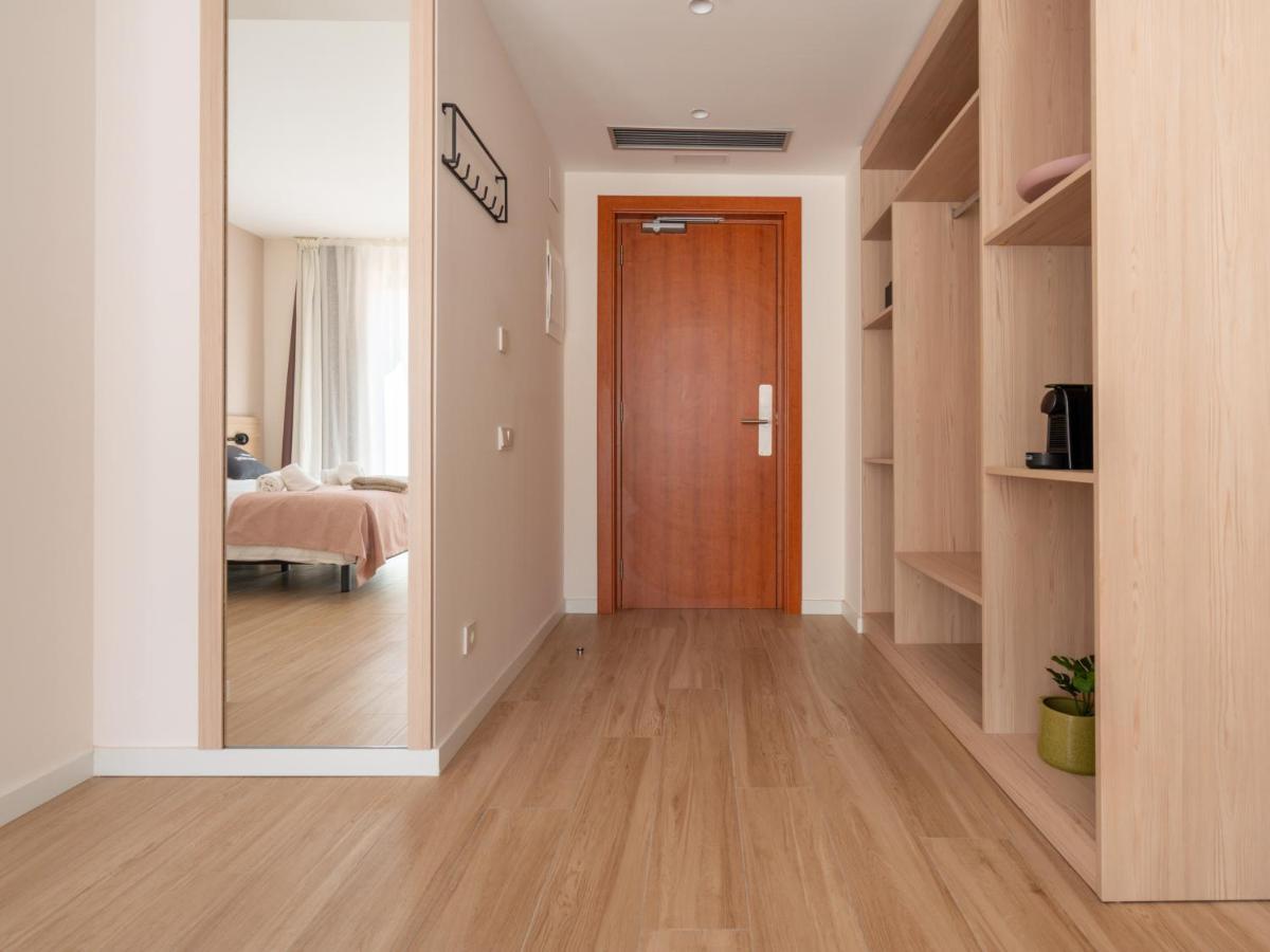Limehome Barcelona Carrer De Besalu 82 Ngoại thất bức ảnh