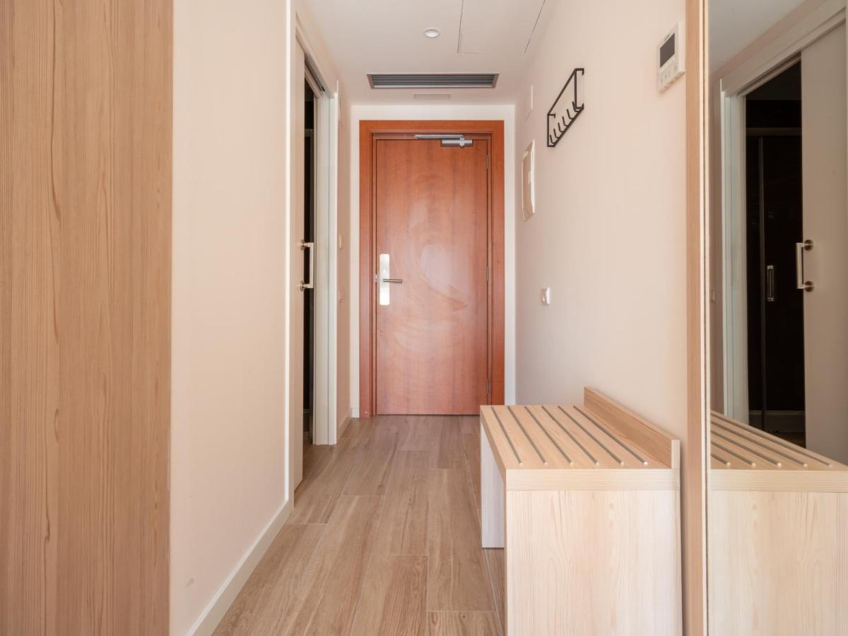 Limehome Barcelona Carrer De Besalu 82 Ngoại thất bức ảnh