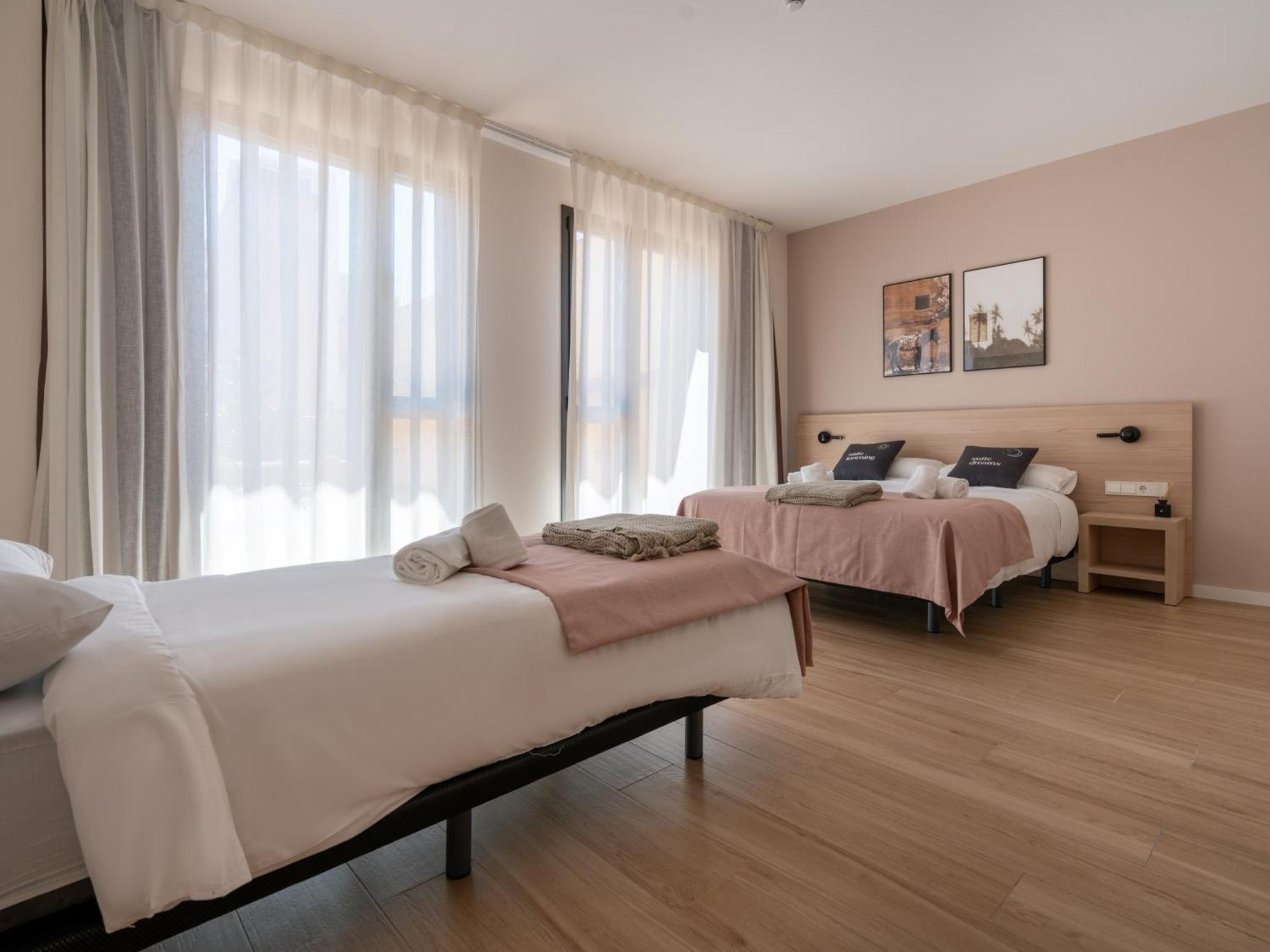 Limehome Barcelona Carrer De Besalu 82 Ngoại thất bức ảnh