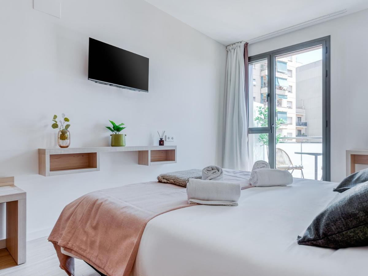 Limehome Barcelona Carrer De Besalu 82 Ngoại thất bức ảnh