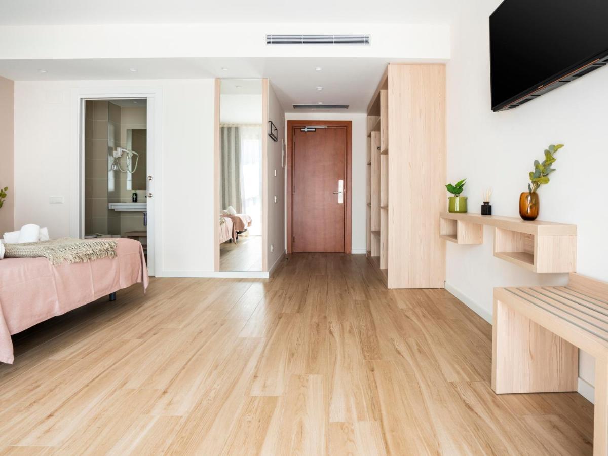 Limehome Barcelona Carrer De Besalu 82 Ngoại thất bức ảnh
