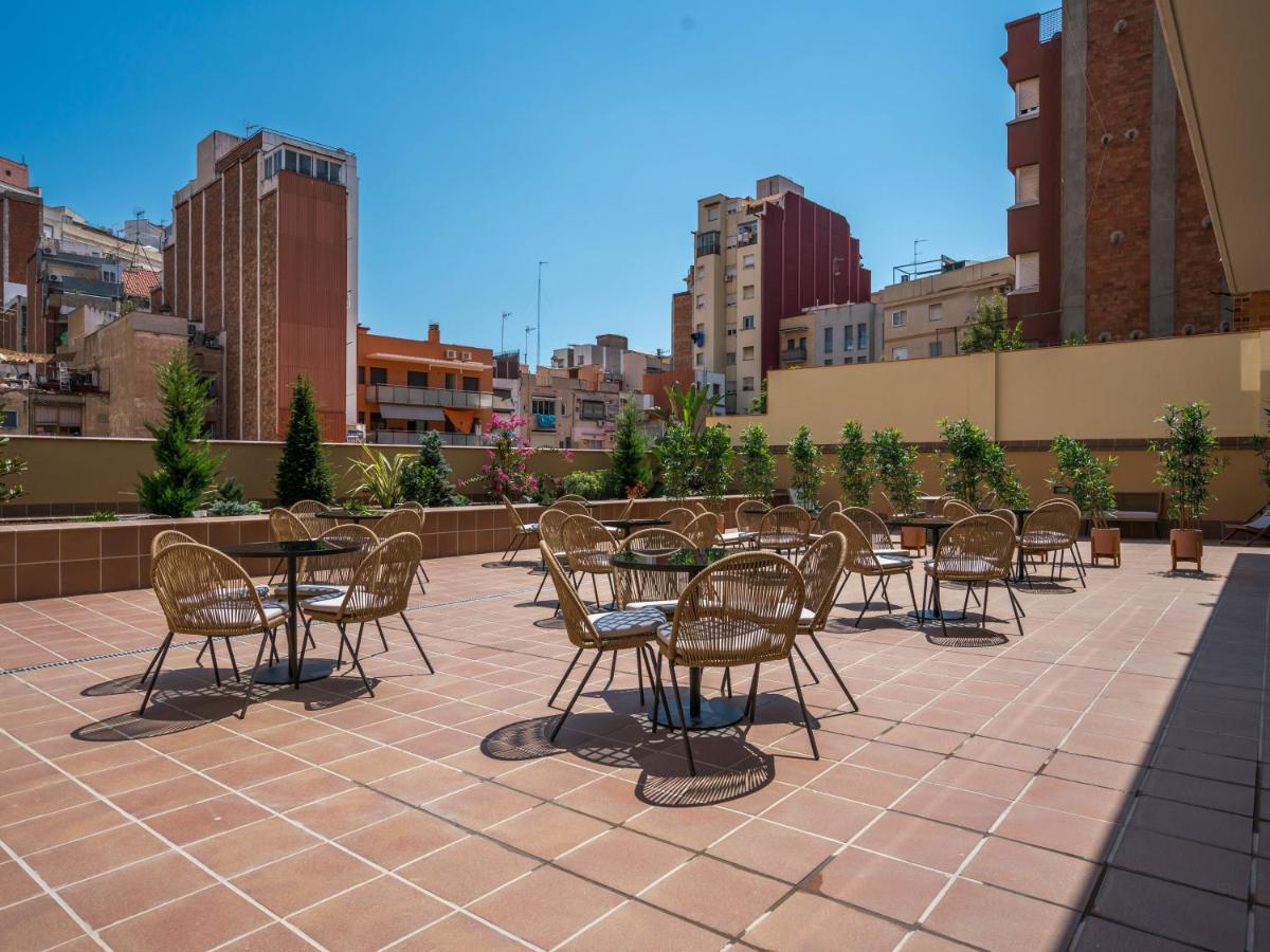 Limehome Barcelona Carrer De Besalu 82 Ngoại thất bức ảnh